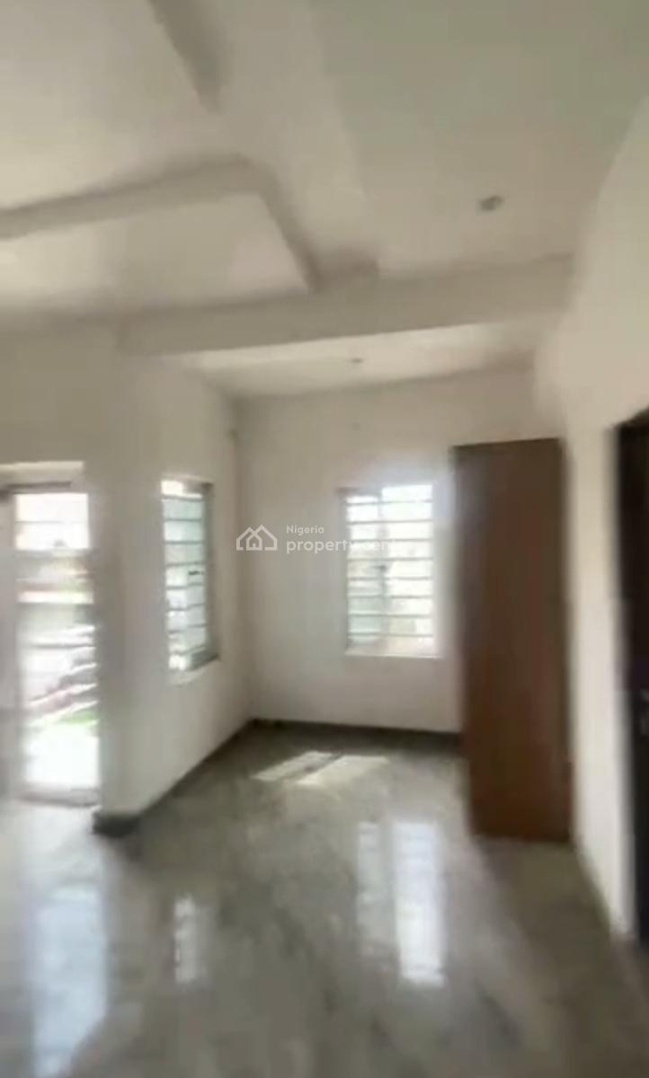 Spacious Standard 2 Bedroom Apartment, Sabo, Yaba, Lagos, Flat / Apartment for Rent