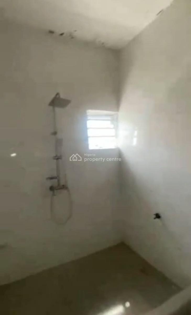 Spacious Standard 2 Bedroom Apartment, Sabo, Yaba, Lagos, Flat / Apartment for Rent