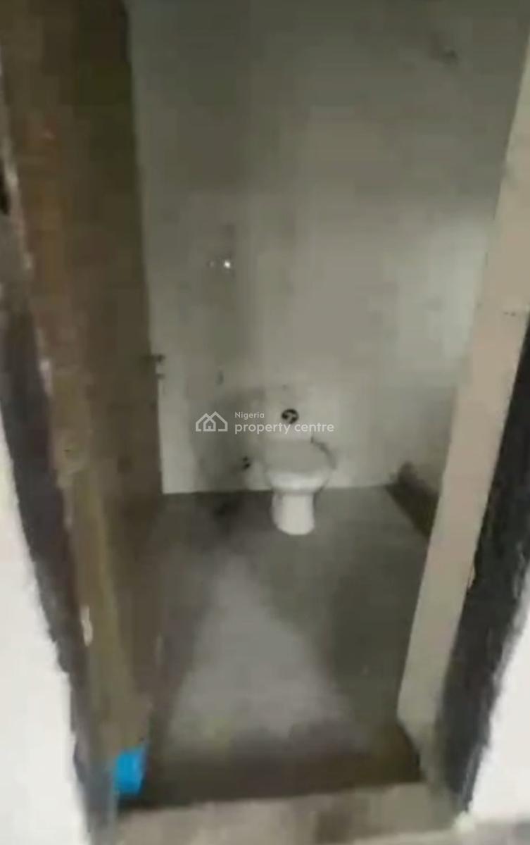 Spacious Standard 2 Bedroom Apartment, Sabo, Yaba, Lagos, Flat / Apartment for Rent