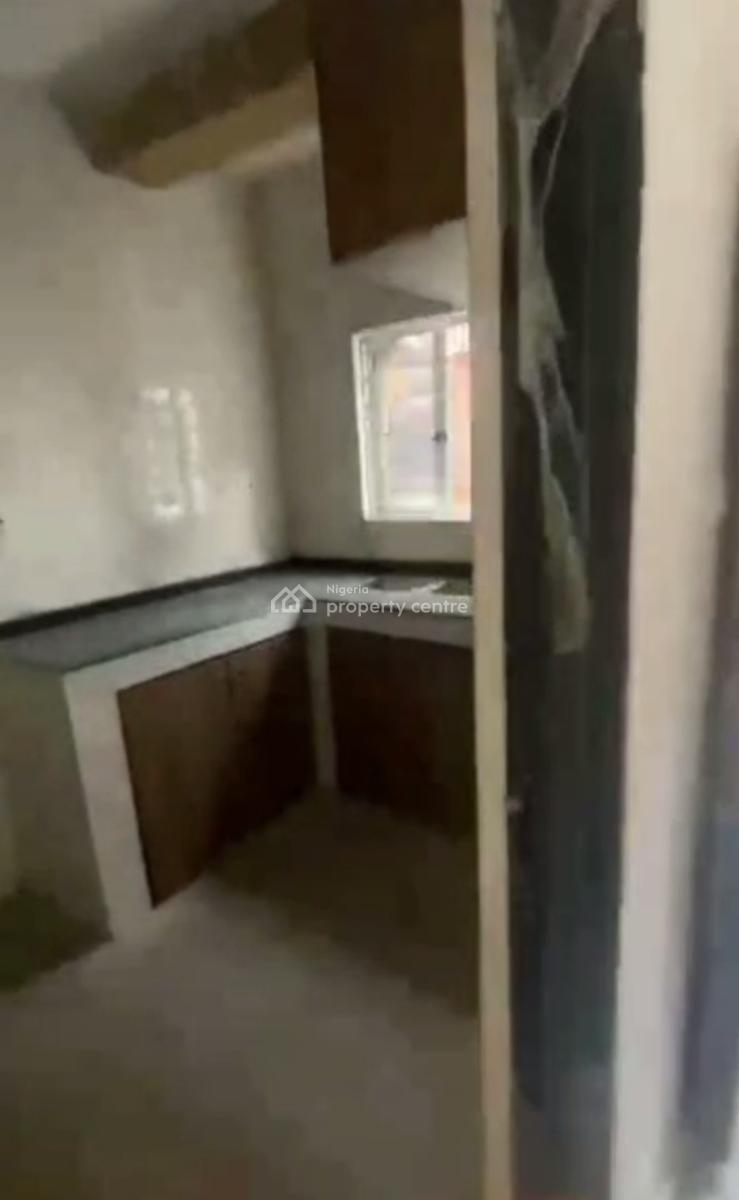 Spacious Standard 2 Bedroom Apartment, Sabo, Yaba, Lagos, Flat / Apartment for Rent