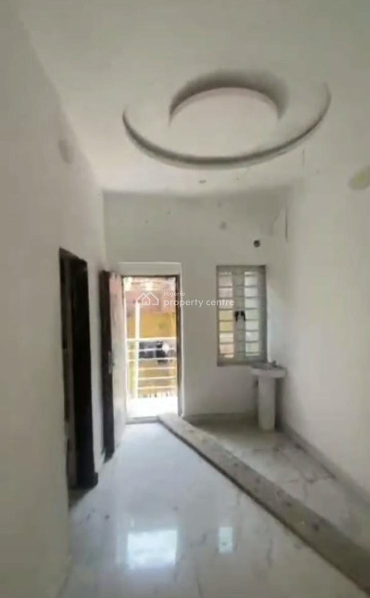 Spacious Standard 2 Bedroom Apartment, Sabo, Yaba, Lagos, Flat / Apartment for Rent