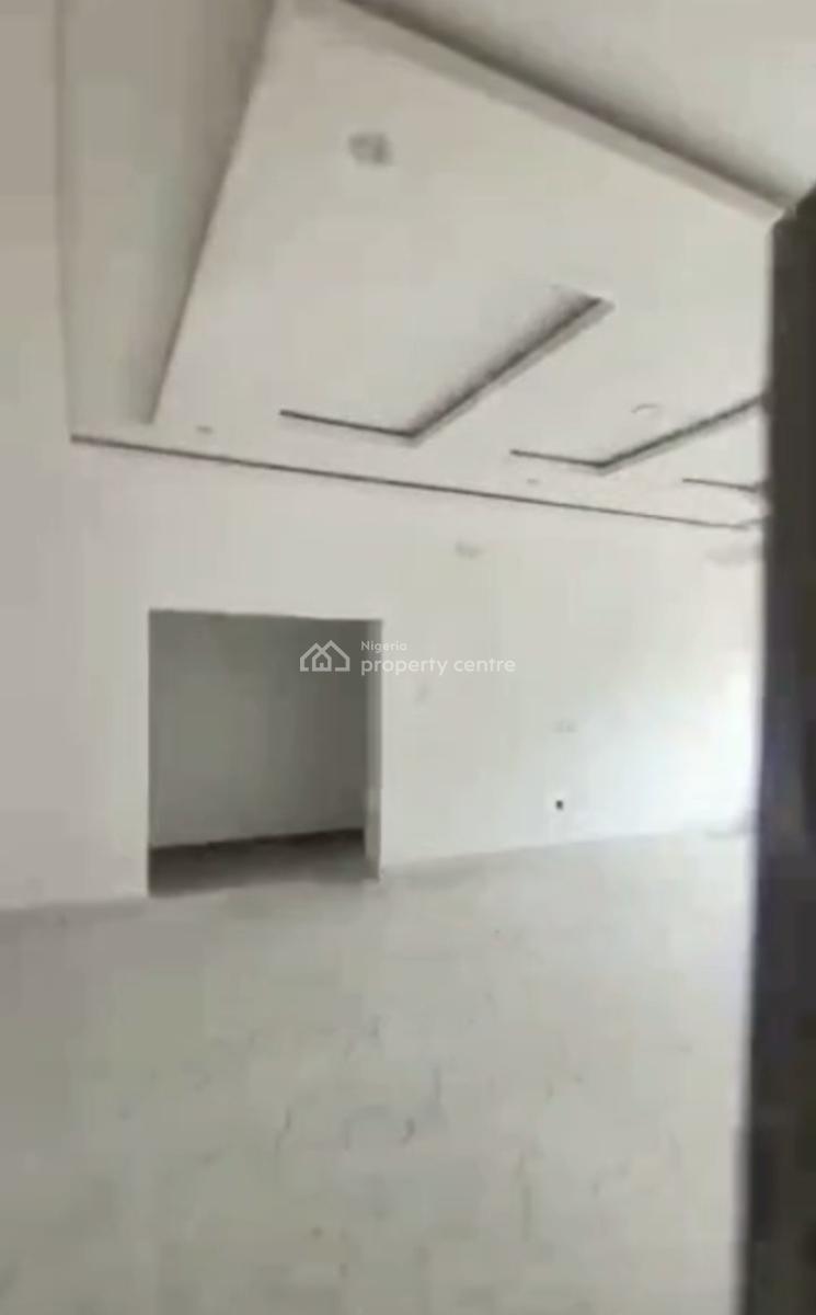 Spacious Standard 2 Bedroom Apartment, Sabo, Yaba, Lagos, Flat / Apartment for Rent