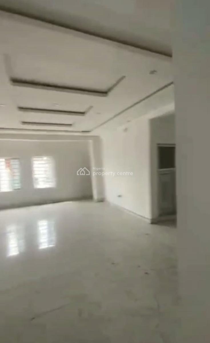 Spacious Standard 2 Bedroom Apartment, Sabo, Yaba, Lagos, Flat / Apartment for Rent
