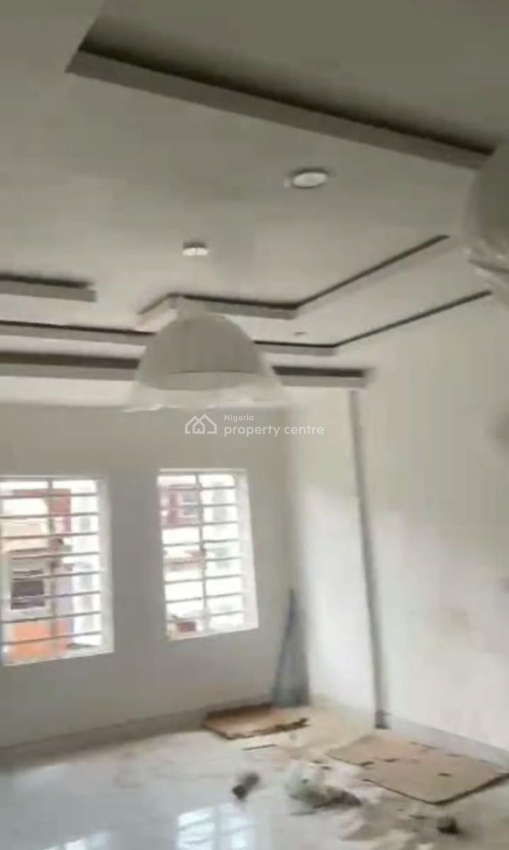 Spacious Standard 2 Bedroom Apartment, Sabo, Yaba, Lagos, Flat / Apartment for Rent