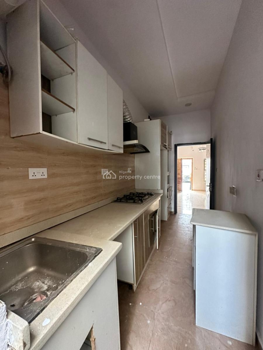 Governors Consent, Ikota Gra, Ikota, Lekki, Lagos, Terraced Duplex for Sale