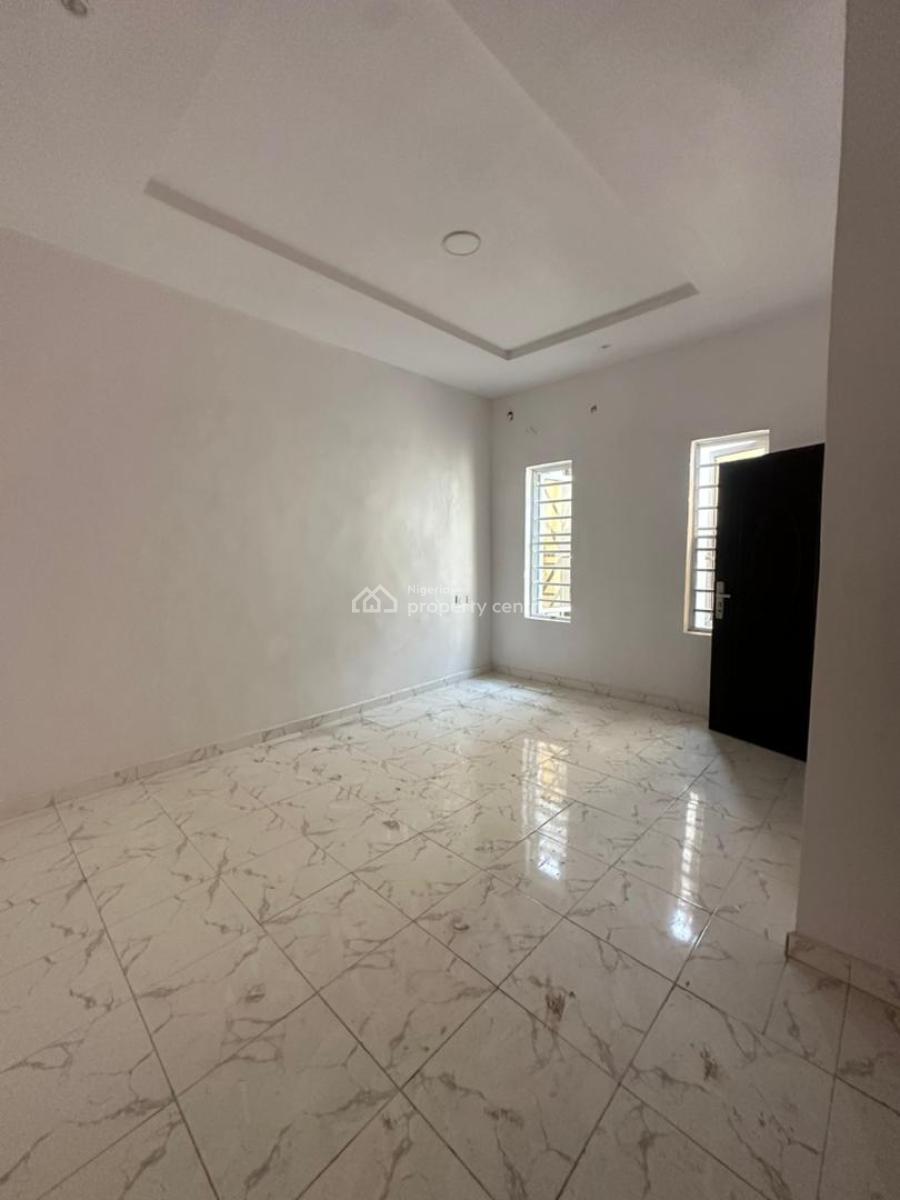 Governors Consent, Ikota Gra, Ikota, Lekki, Lagos, Terraced Duplex for Sale