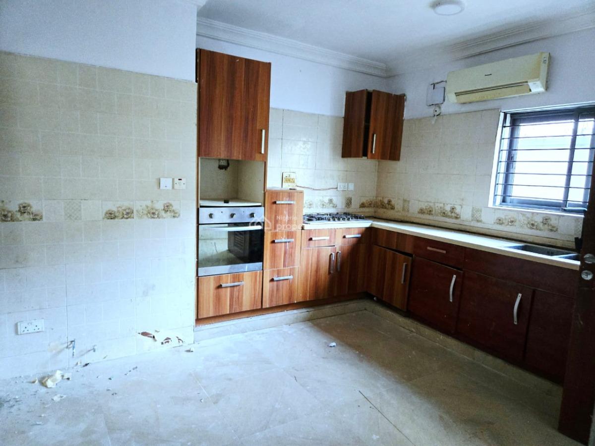 Newly Renovated 3 Bedroom Apartment, Lekki Phase 1, Lekki, Lagos, Flat / Apartment for Rent
