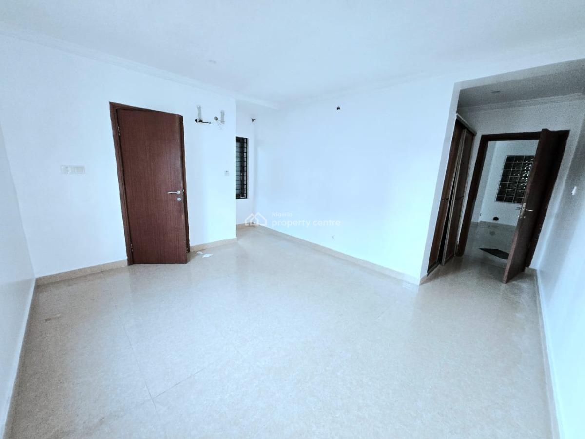 Newly Renovated 3 Bedroom Apartment, Lekki Phase 1, Lekki, Lagos, Flat / Apartment for Rent