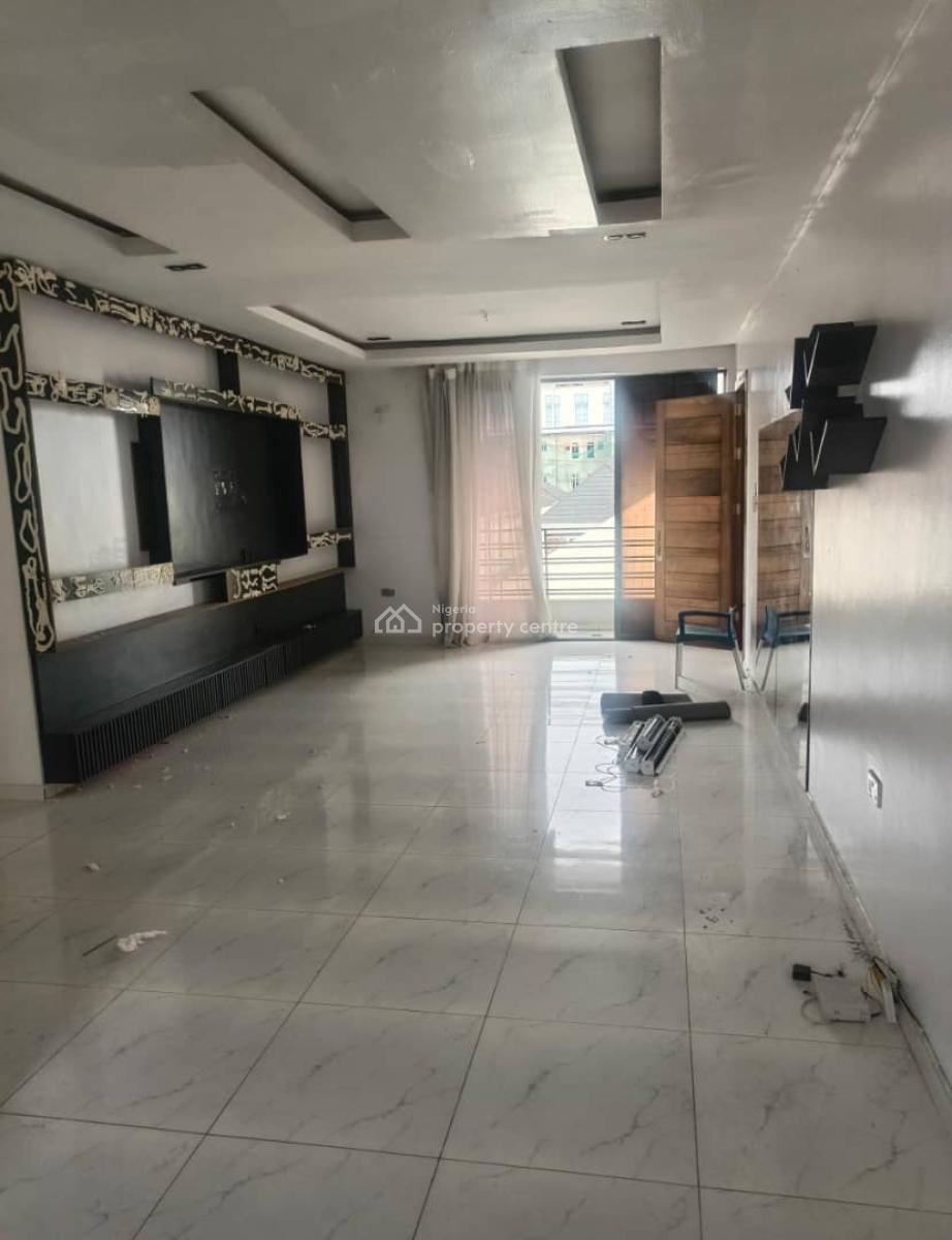 Lovely Spacious 2 Bedroom Apartment in a Secure Estate., Lekki County Ikota, Lekki, Lagos, Flat / Apartment for Rent