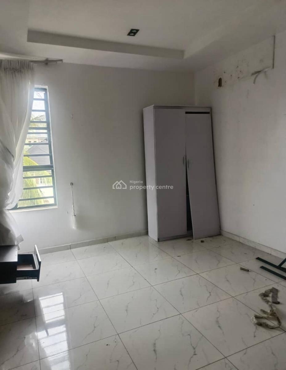 Lovely Spacious 2 Bedroom Apartment in a Secure Estate., Lekki County Ikota, Lekki, Lagos, Flat / Apartment for Rent