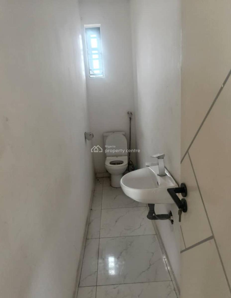 Lovely Spacious 2 Bedroom Apartment in a Secure Estate., Lekki County Ikota, Lekki, Lagos, Flat / Apartment for Rent