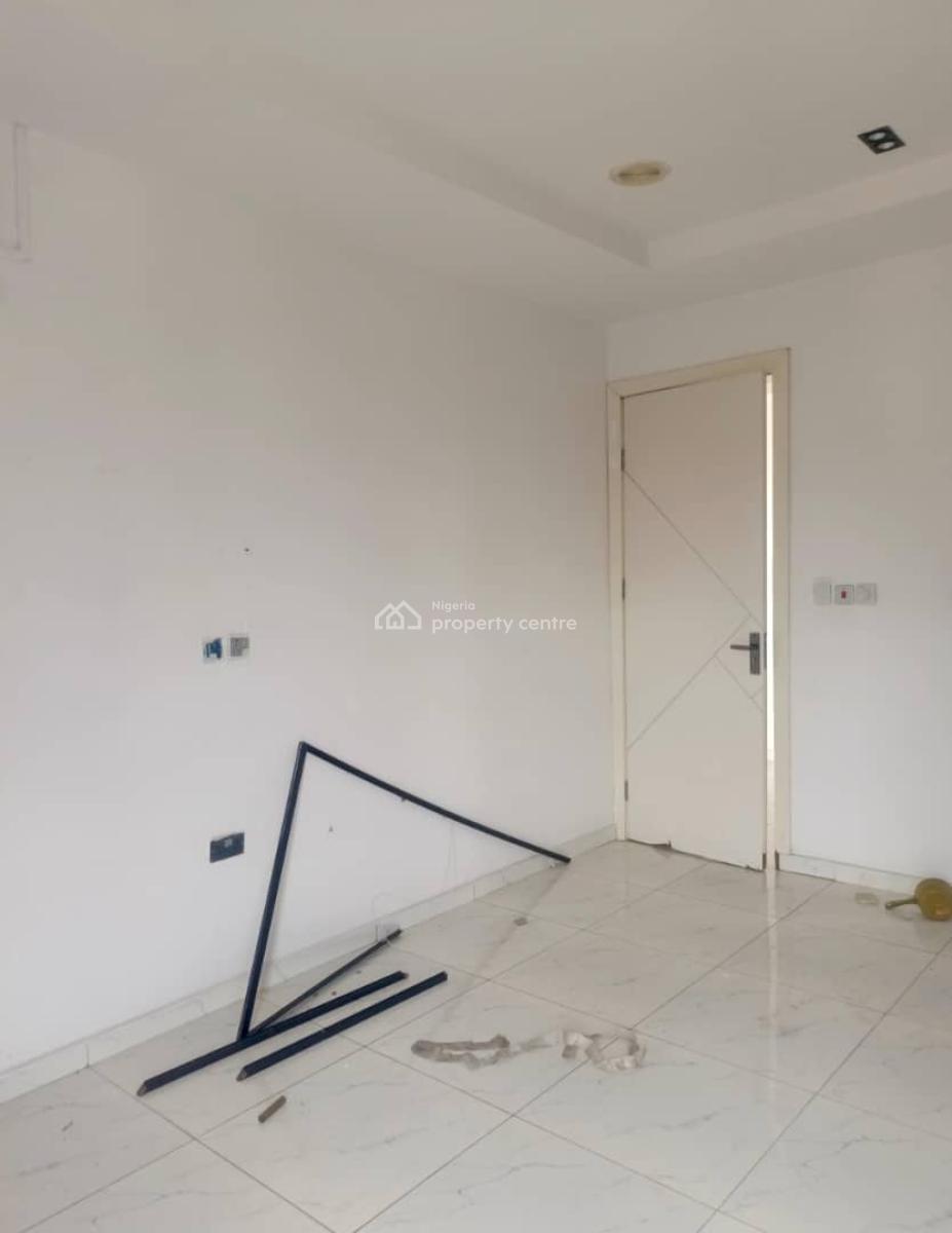 Lovely Spacious 2 Bedroom Apartment in a Secure Estate., Lekki County Ikota, Lekki, Lagos, Flat / Apartment for Rent