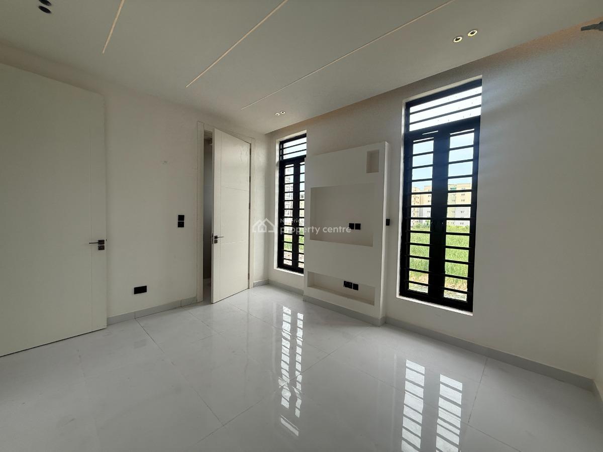 5 Bedroom Detached Available, Lekki Phase 1, Lekki, Lagos, Detached Duplex for Sale