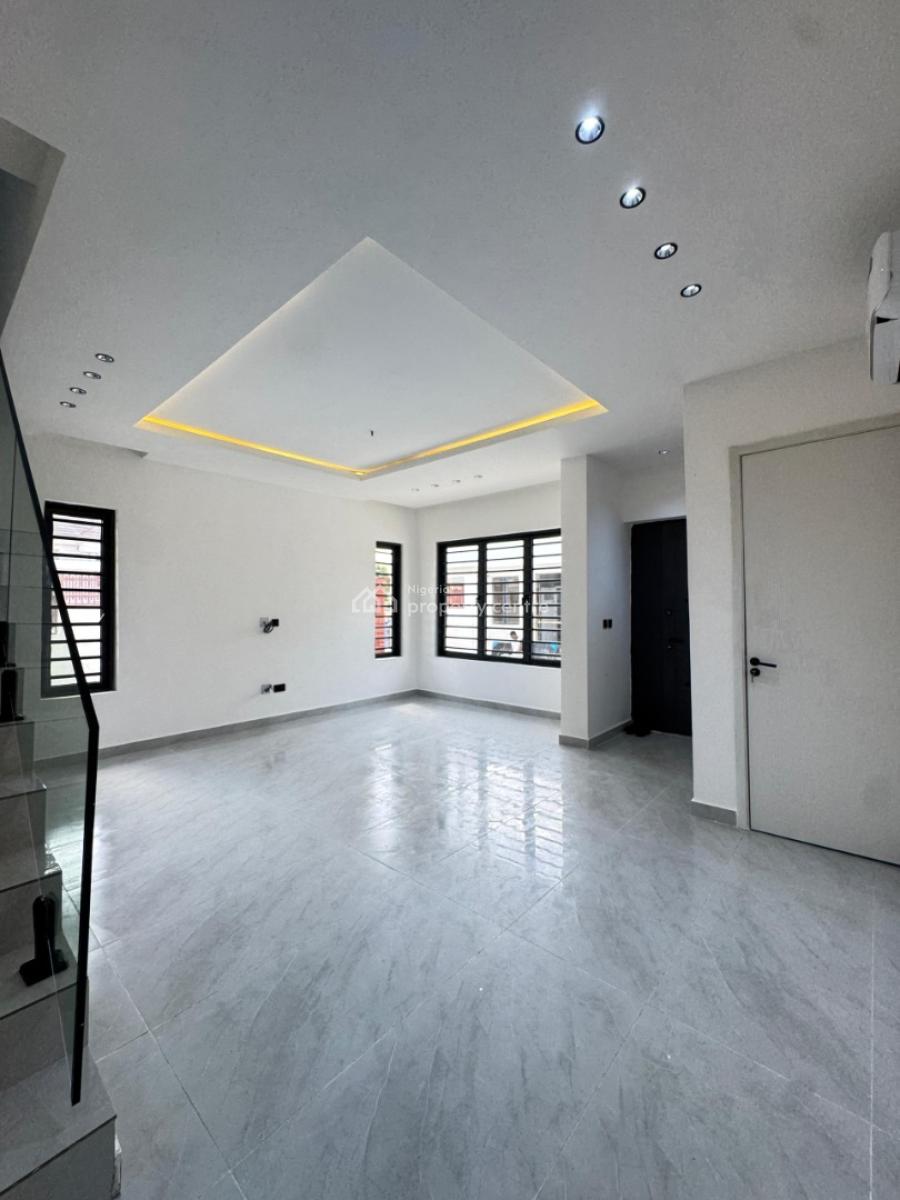Spacious 3  Bedroom Maisonette  Duplex with a Bq, Lekki Phase 1, Lekki, Lagos, Detached Duplex for Sale