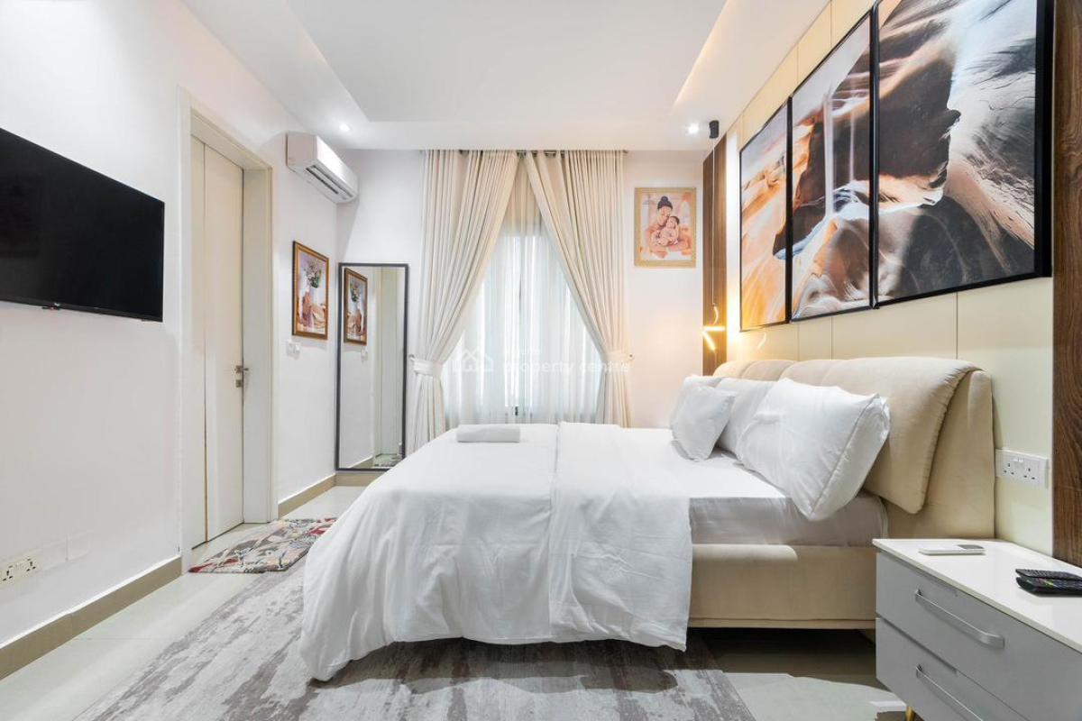 Luxury Water Front 1bedroom with Ps5, Gym & Coffee Making Machine, Admiralty Way, Lekki Phase 1, Lekki, Lagos, Flat / Apartment Short Let