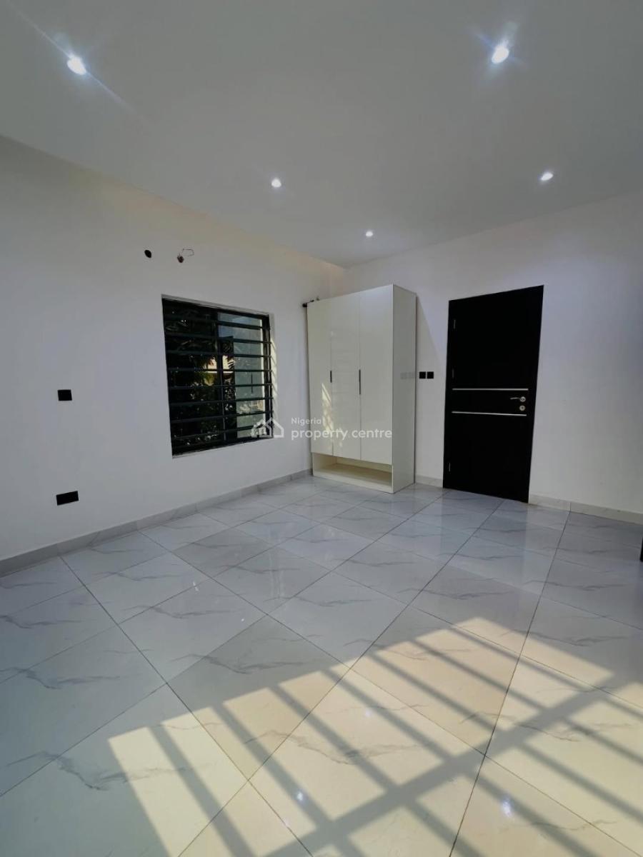 Neatly Built 3 Bedrooms Apartment with Elevator, Lekki Phase One, Lekki Phase 1, Lekki, Lagos, Flat / Apartment for Rent