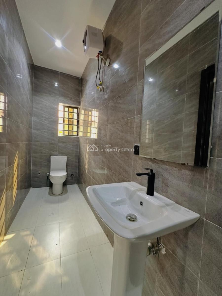 Neatly Built 3 Bedrooms Apartment with Elevator, Lekki Phase One, Lekki Phase 1, Lekki, Lagos, Flat / Apartment for Rent