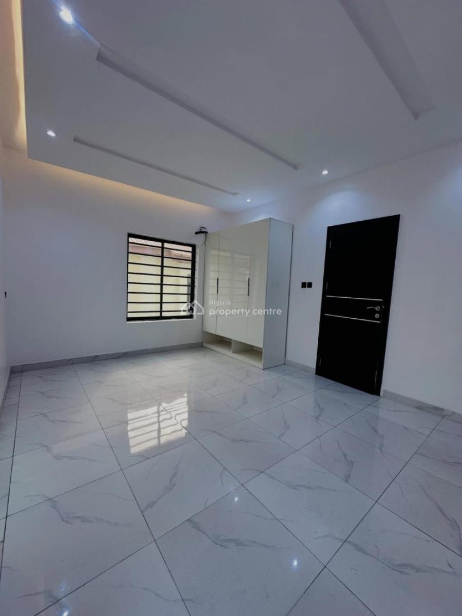 Neatly Built 3 Bedrooms Apartment with Elevator, Lekki Phase One, Lekki Phase 1, Lekki, Lagos, Flat / Apartment for Rent