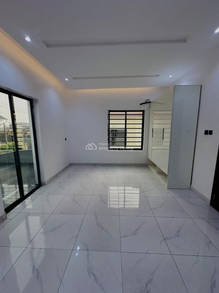 Neatly Built 3 Bedrooms Apartment with Elevator, Lekki Phase One, Lekki Phase 1, Lekki, Lagos, Flat / Apartment for Rent