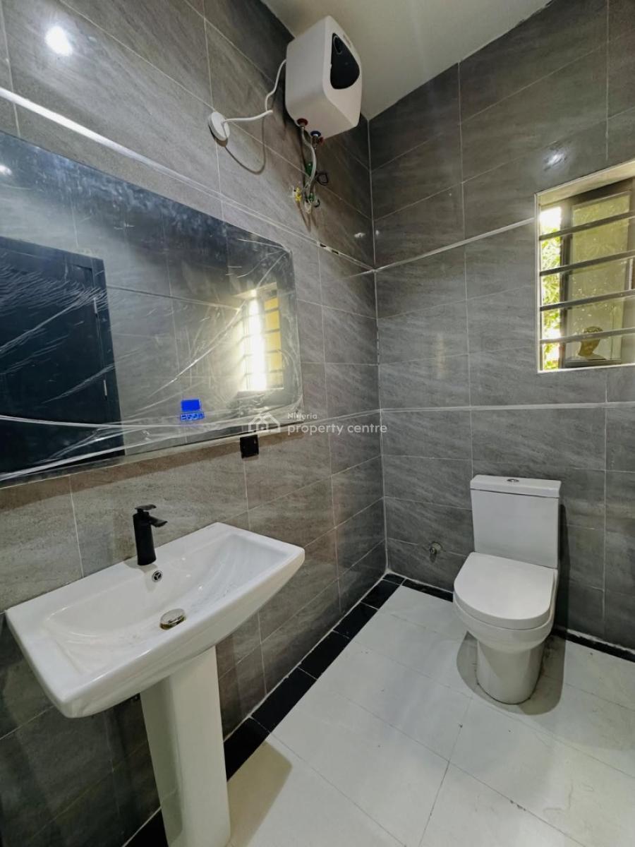 Neatly Built 3 Bedrooms Apartment with Elevator, Lekki Phase One, Lekki Phase 1, Lekki, Lagos, Flat / Apartment for Rent