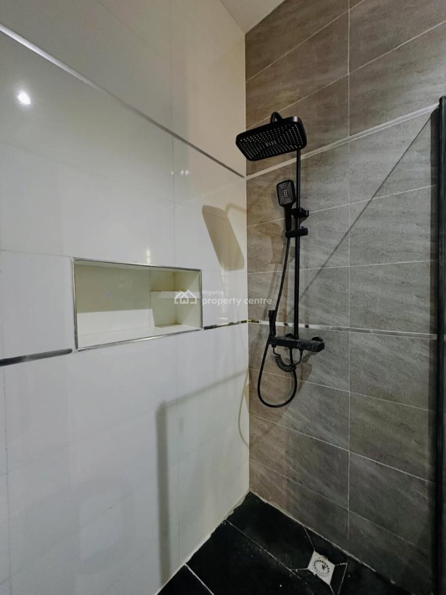 Neatly Built 3 Bedrooms Apartment with Elevator, Lekki Phase One, Lekki Phase 1, Lekki, Lagos, Flat / Apartment for Rent