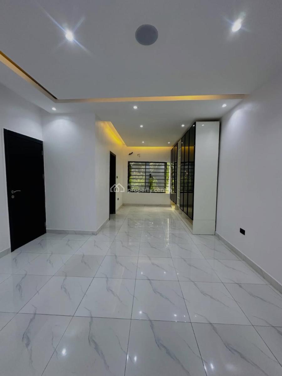 Neatly Built 3 Bedrooms Apartment with Elevator, Lekki Phase One, Lekki Phase 1, Lekki, Lagos, Flat / Apartment for Rent