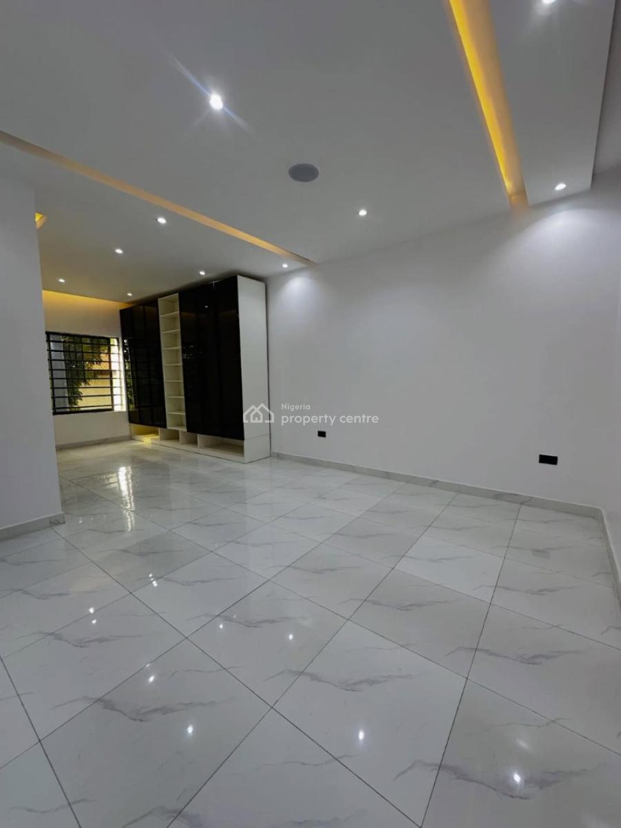 Neatly Built 3 Bedrooms Apartment with Elevator, Lekki Phase One, Lekki Phase 1, Lekki, Lagos, Flat / Apartment for Rent