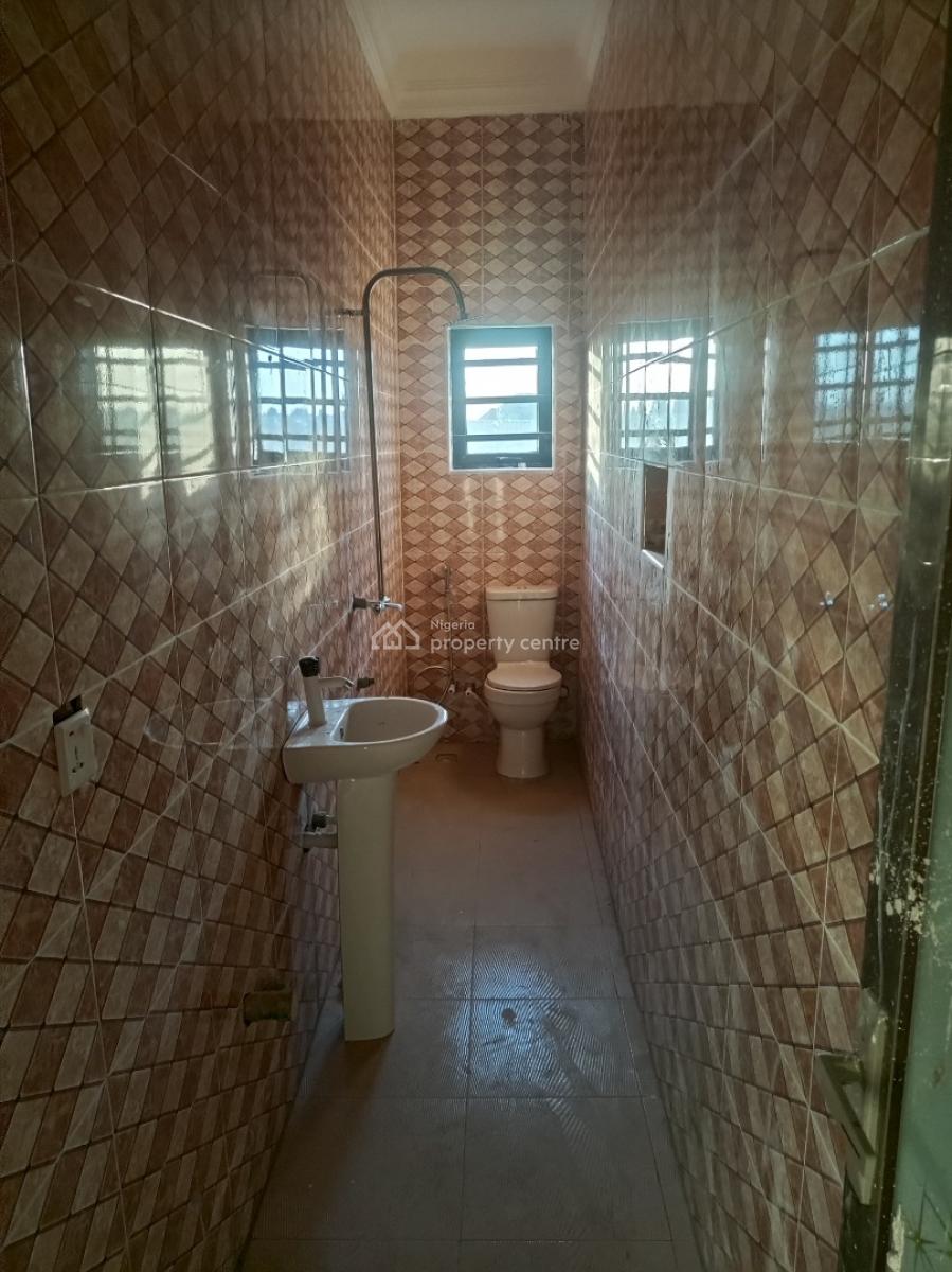 Excellent Luxury 2bedroom, Millionaire Hangout, Magboro, Ogun, Flat / Apartment for Rent