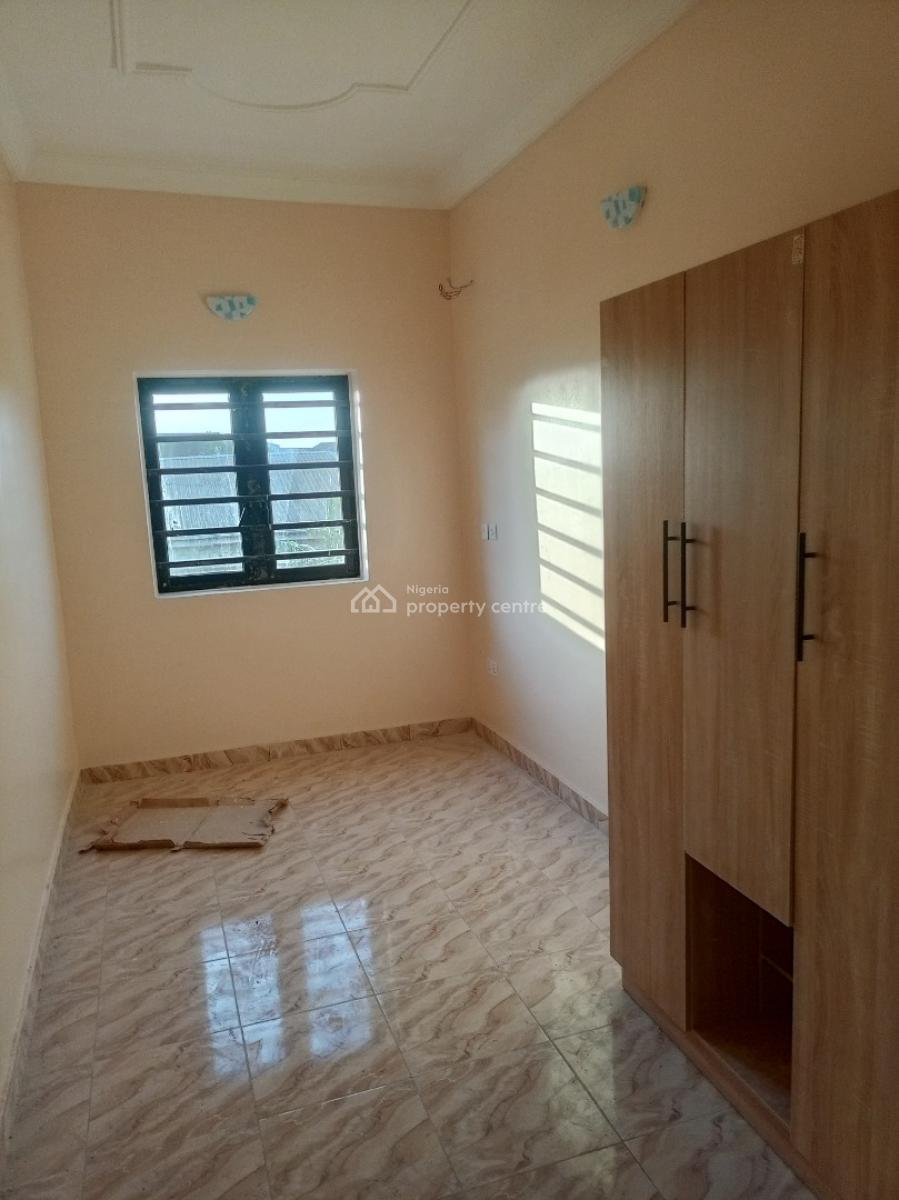 Excellent Luxury 2bedroom, Millionaire Hangout, Magboro, Ogun, Flat / Apartment for Rent