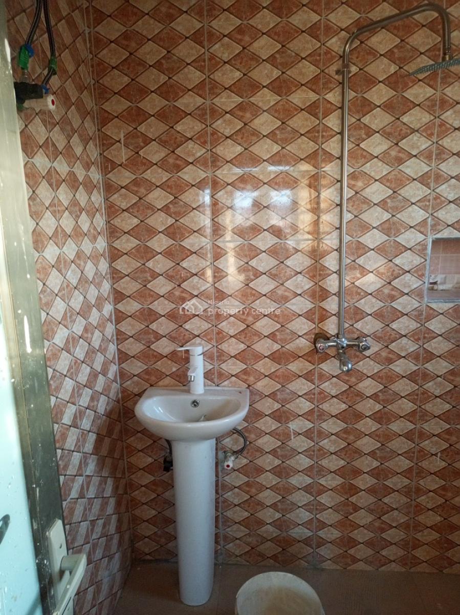 Excellent Luxury 2bedroom, Millionaire Hangout, Magboro, Ogun, Flat / Apartment for Rent