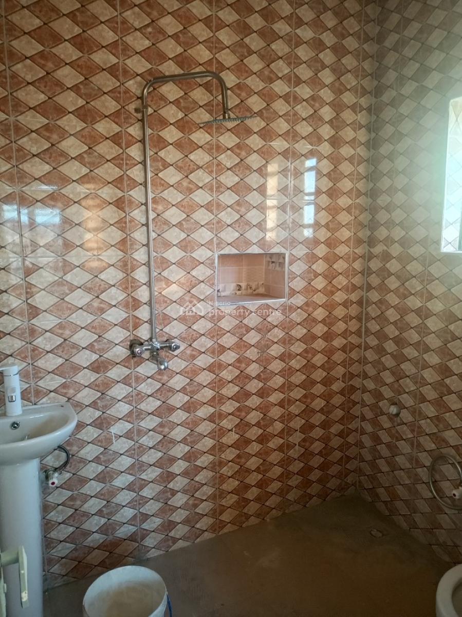 Excellent Luxury 2bedroom, Millionaire Hangout, Magboro, Ogun, Flat / Apartment for Rent