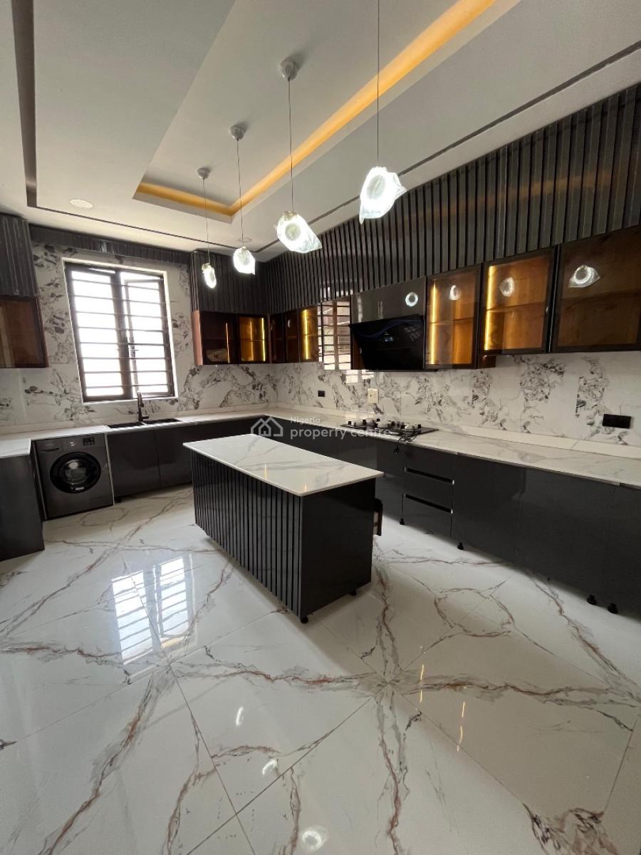 5 Bedroom with Pool, Lekki Phase 1, Lekki, Lagos, Detached Duplex for Sale