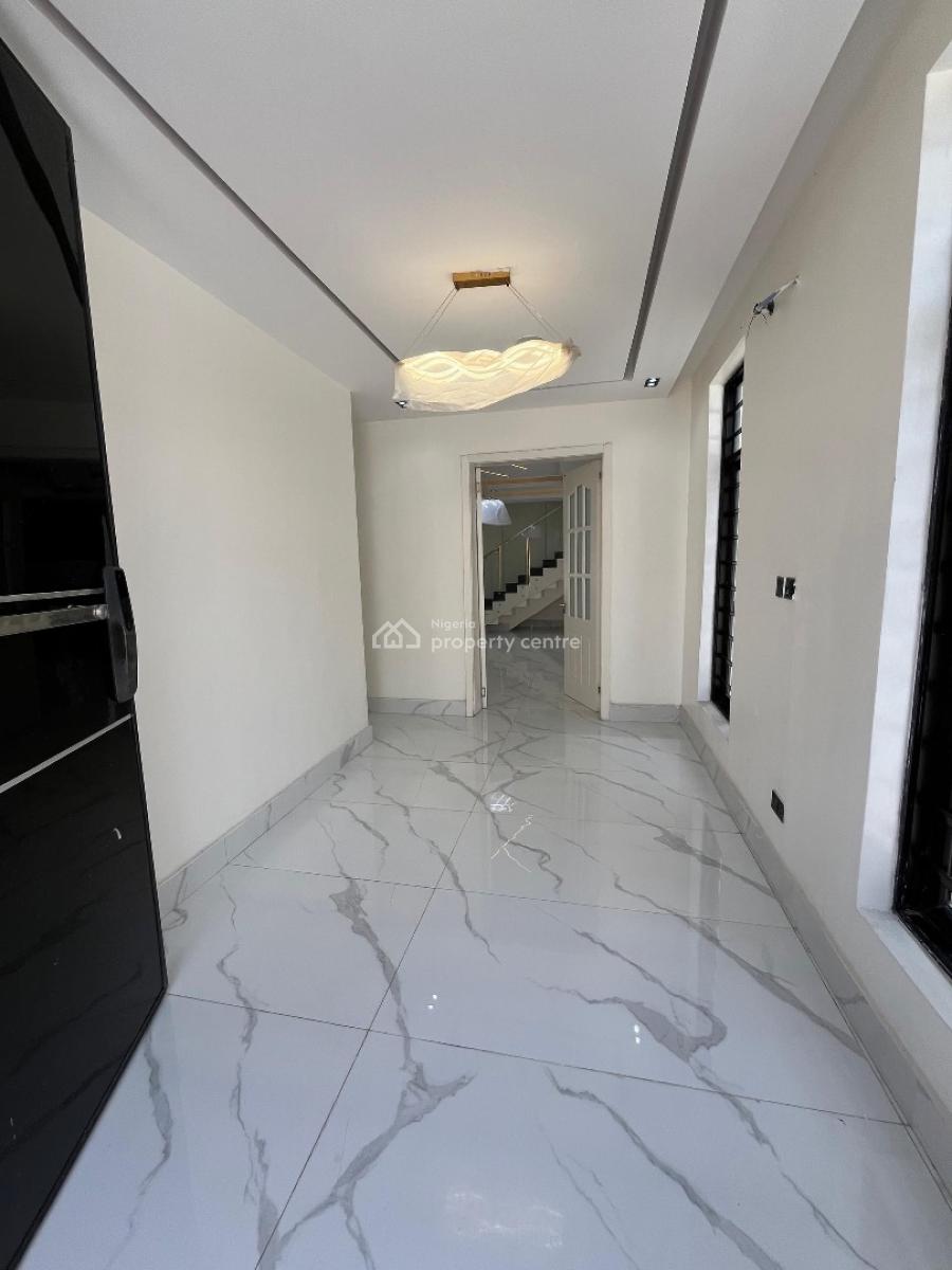 5 Bedroom with Pool, Lekki Phase 1, Lekki, Lagos, Detached Duplex for Sale