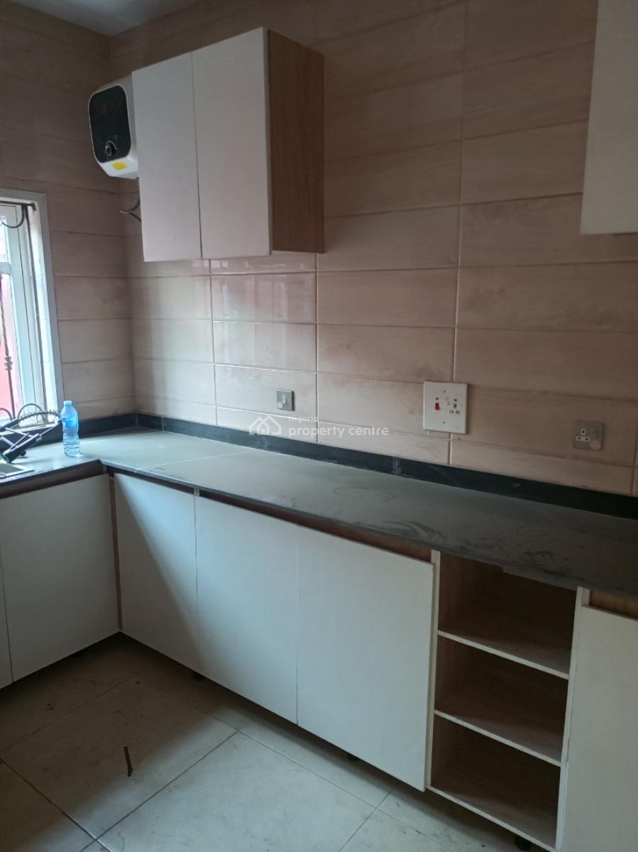 The Executive Suite Newly 2bedroom Flat, Millionaire Hangout Very Close to Express, Magboro, Ogun, Flat / Apartment for Rent