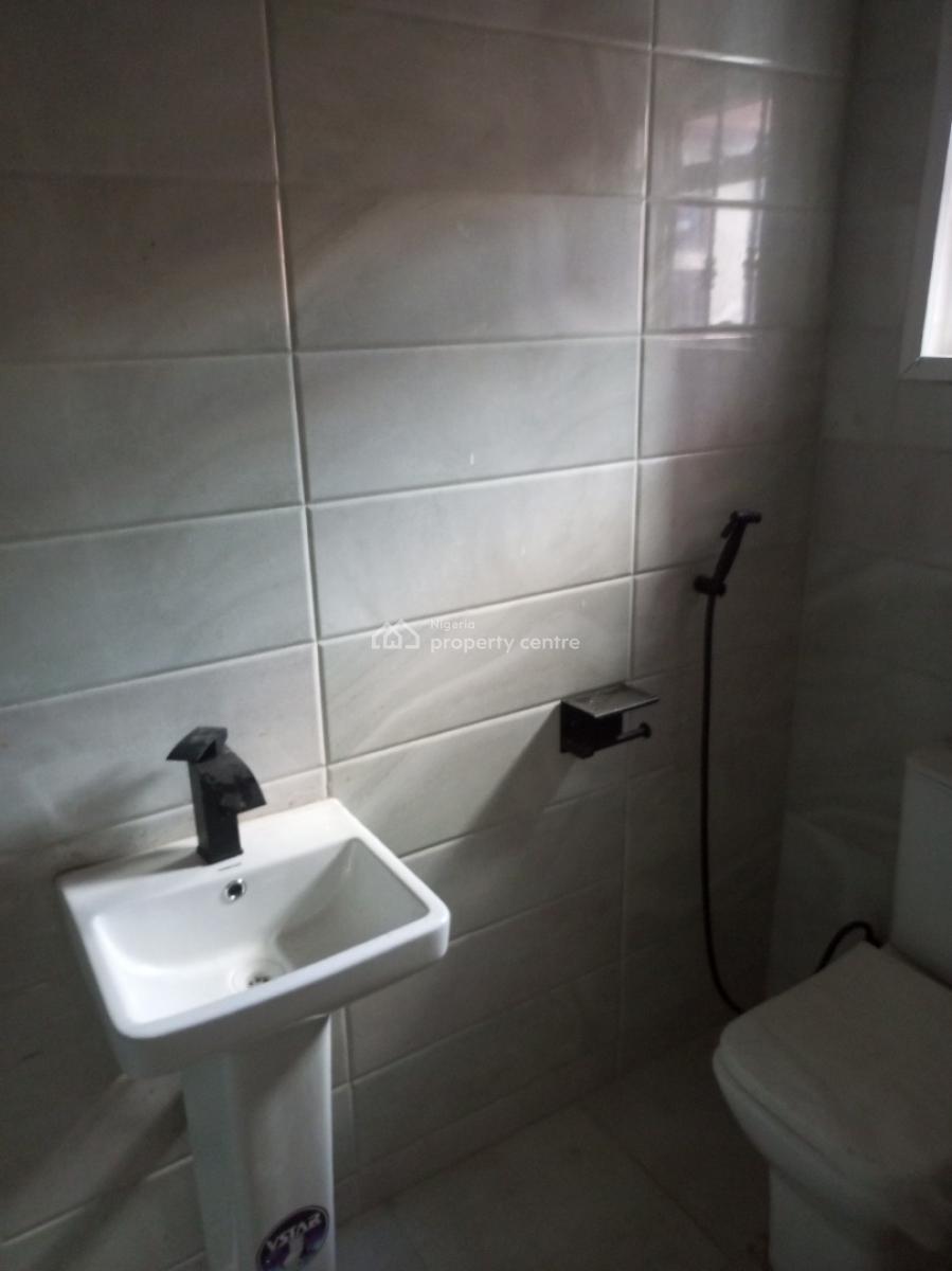 The Executive Suite Newly 2bedroom Flat, Millionaire Hangout Very Close to Express, Magboro, Ogun, Flat / Apartment for Rent