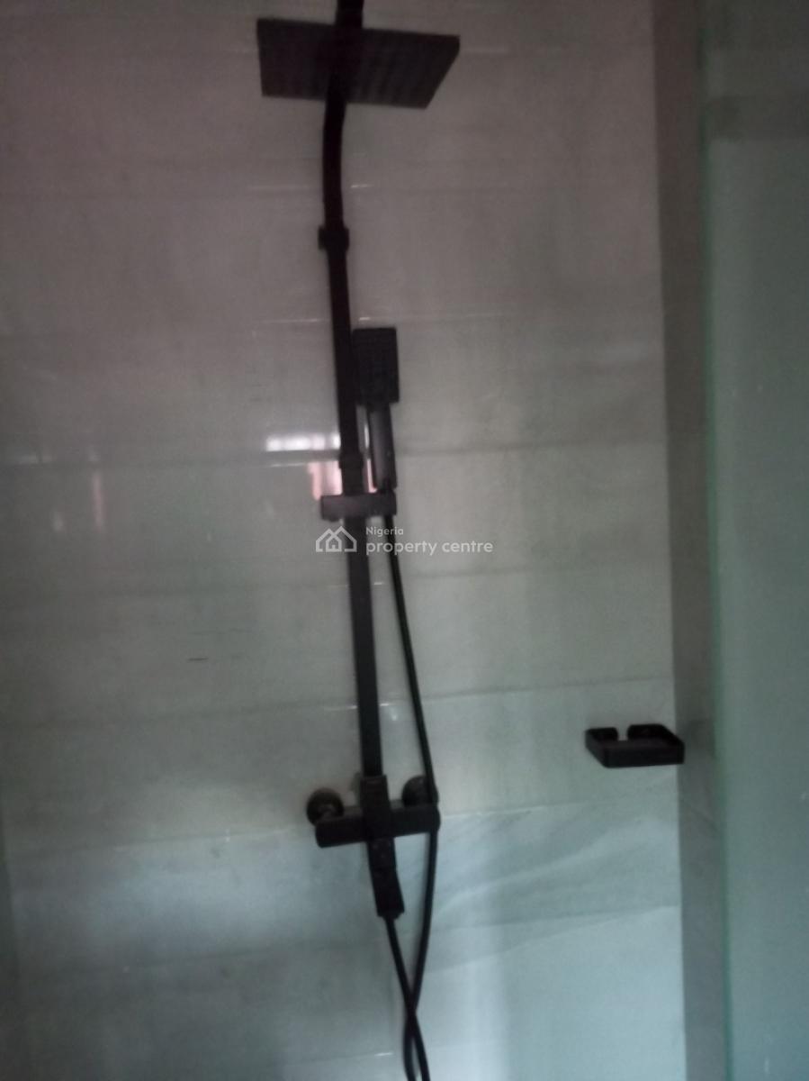 The Executive Suite Newly 2bedroom Flat, Millionaire Hangout Very Close to Express, Magboro, Ogun, Flat / Apartment for Rent