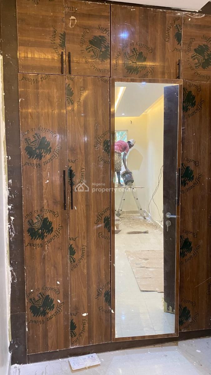 Renovated Three Bedrooms Flat with Bq, Within an Estate, Mabushi, Abuja, Flat / Apartment for Rent