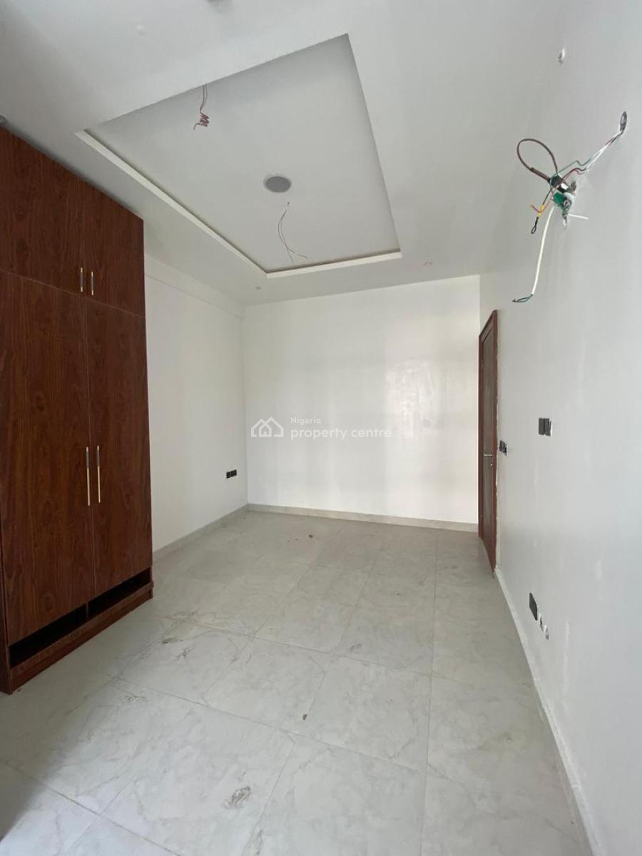 Fully Serviced 2 Bedroom Apartment with Pool & Gym Ideal for Investment, Lekki Phase 1, Lekki, Lagos, Flat / Apartment for Sale