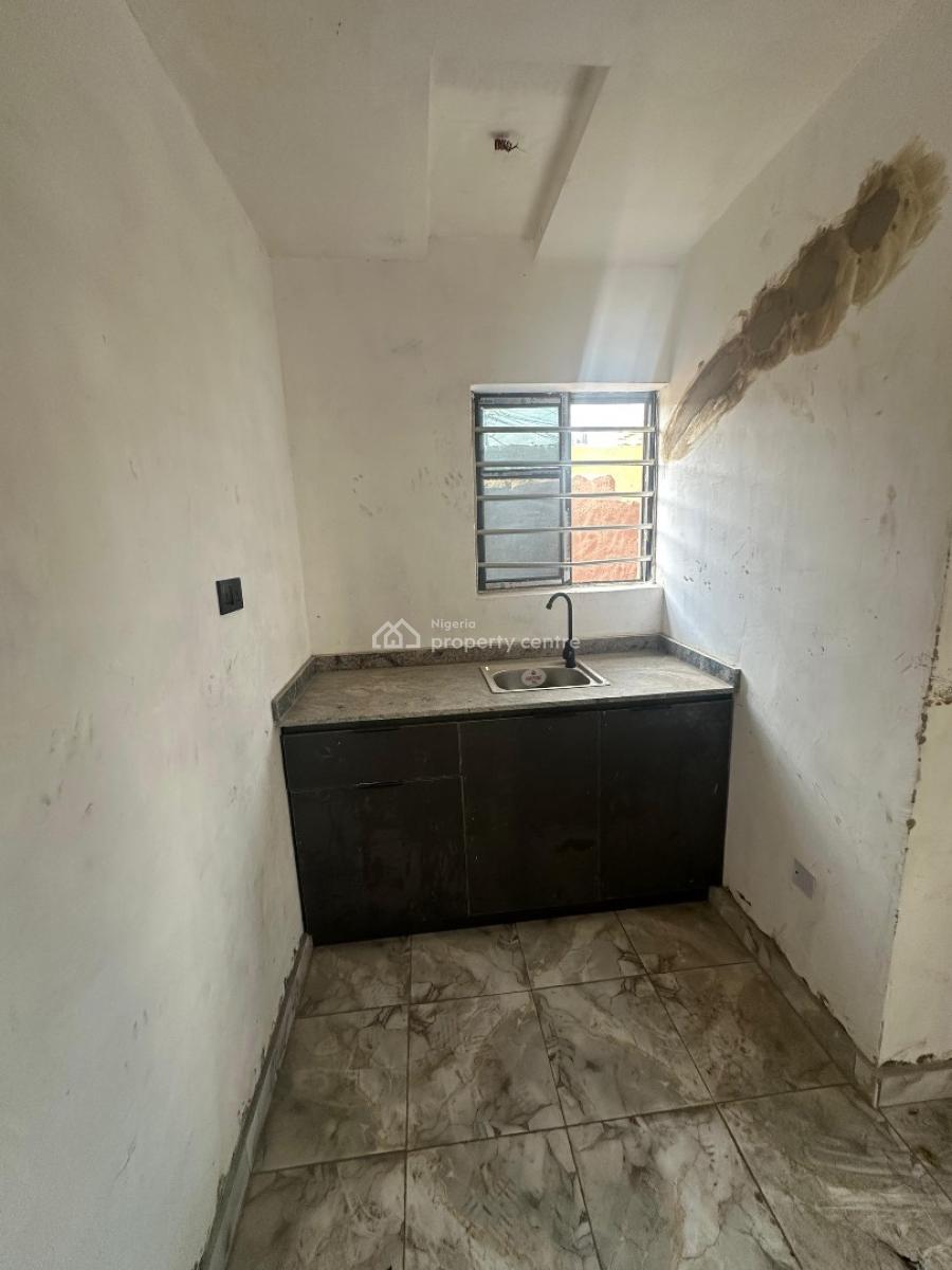 Newly Built Standard Executive Room Self Contained, Palmgroove Pedro, Palmgrove, Shomolu, Lagos, Self Contain (single Rooms) for Rent