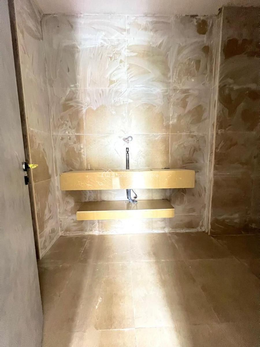 Exclusive 2 Bedroom Apartment with Spacious Rooms, Elevator, Rooftop Pool, Lekki Phase 1, Lekki, Lagos, Flat / Apartment for Sale