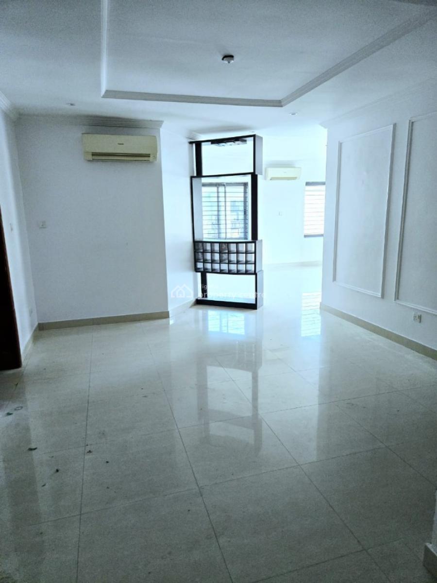 Newly Renovated 3 Bedroom Apartment, Lekki Phase 1, Lekki, Lagos, Flat / Apartment for Rent