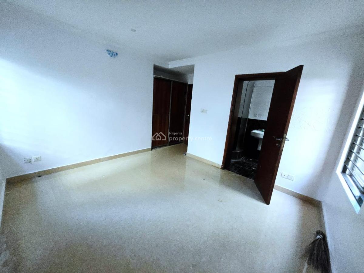 Newly Renovated 3 Bedroom Apartment, Lekki Phase 1, Lekki, Lagos, Flat / Apartment for Rent