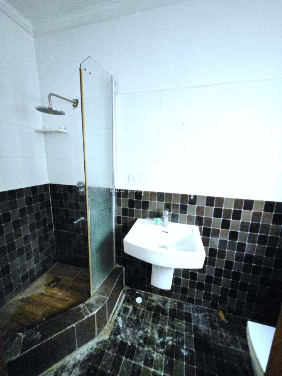 Newly Renovated 3 Bedroom Apartment, Lekki Phase 1, Lekki, Lagos, Flat / Apartment for Rent