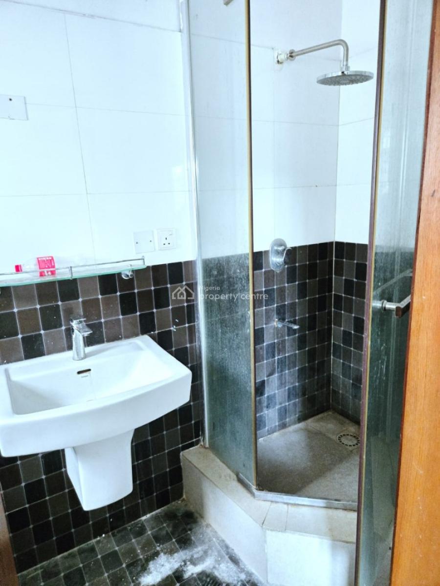 Newly Renovated 3 Bedroom Apartment, Lekki Phase 1, Lekki, Lagos, Flat / Apartment for Rent