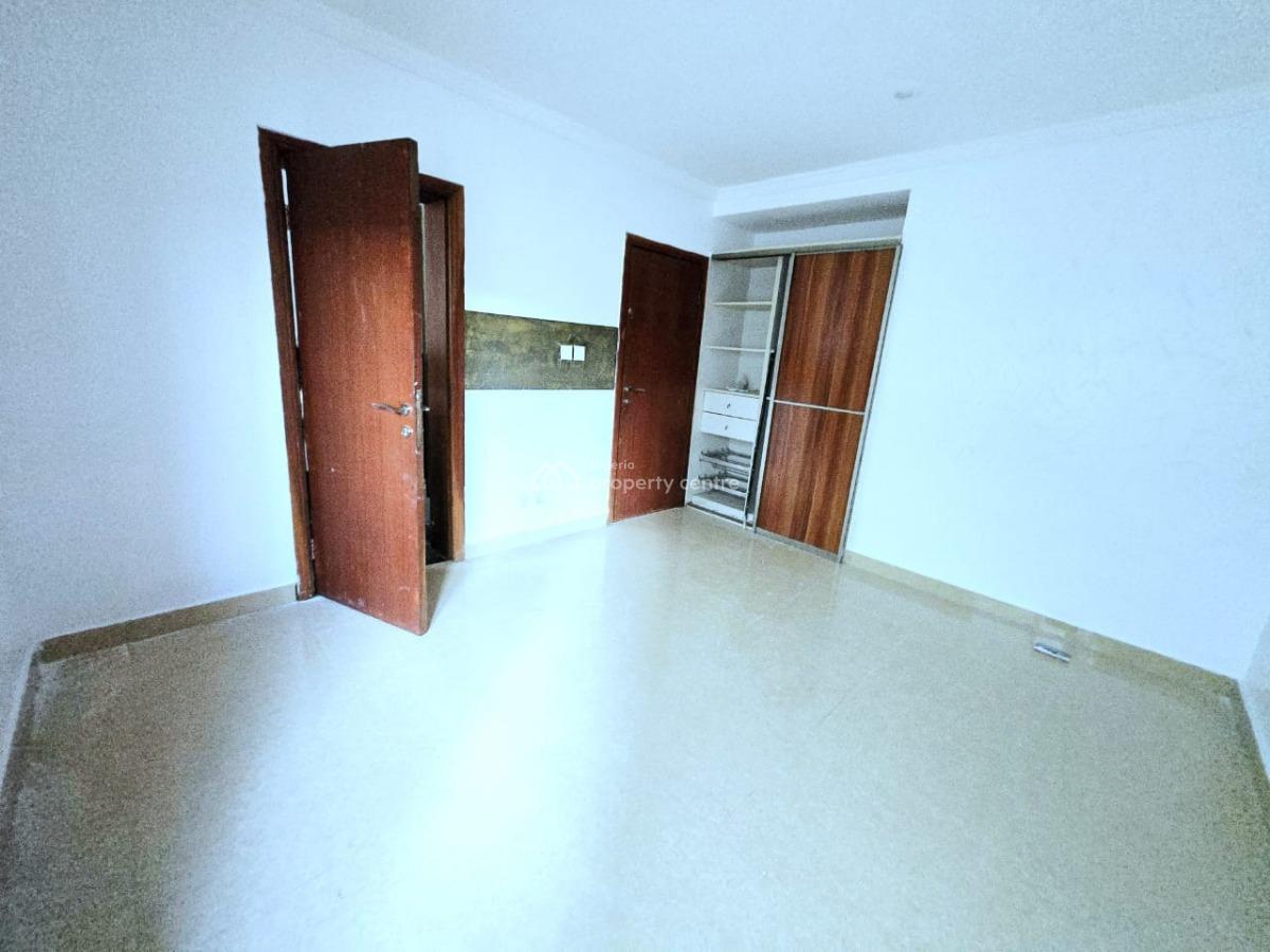 Newly Renovated 3 Bedroom Apartment, Lekki Phase 1, Lekki, Lagos, Flat / Apartment for Rent