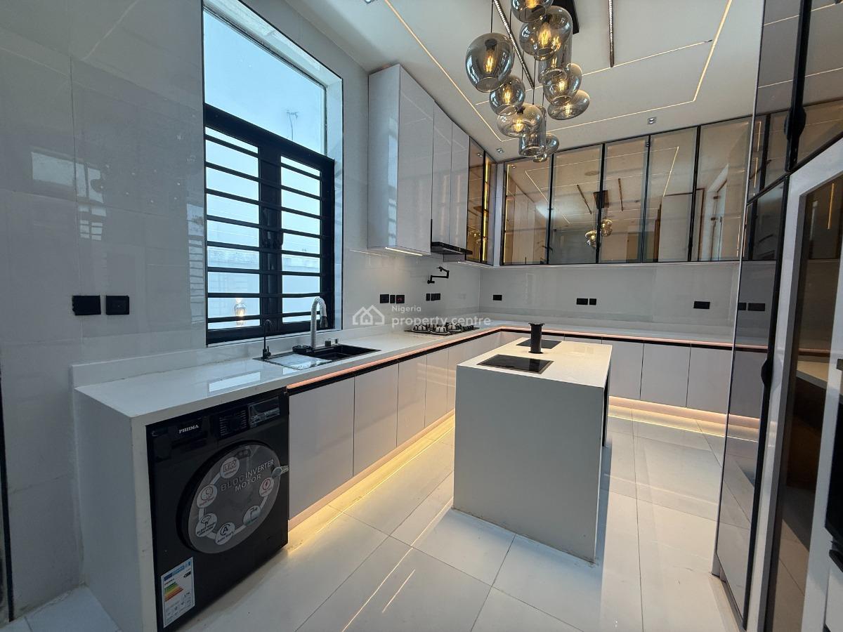 5 Bedroom Detached Available, Lekki, Lagos, Detached Duplex for Sale