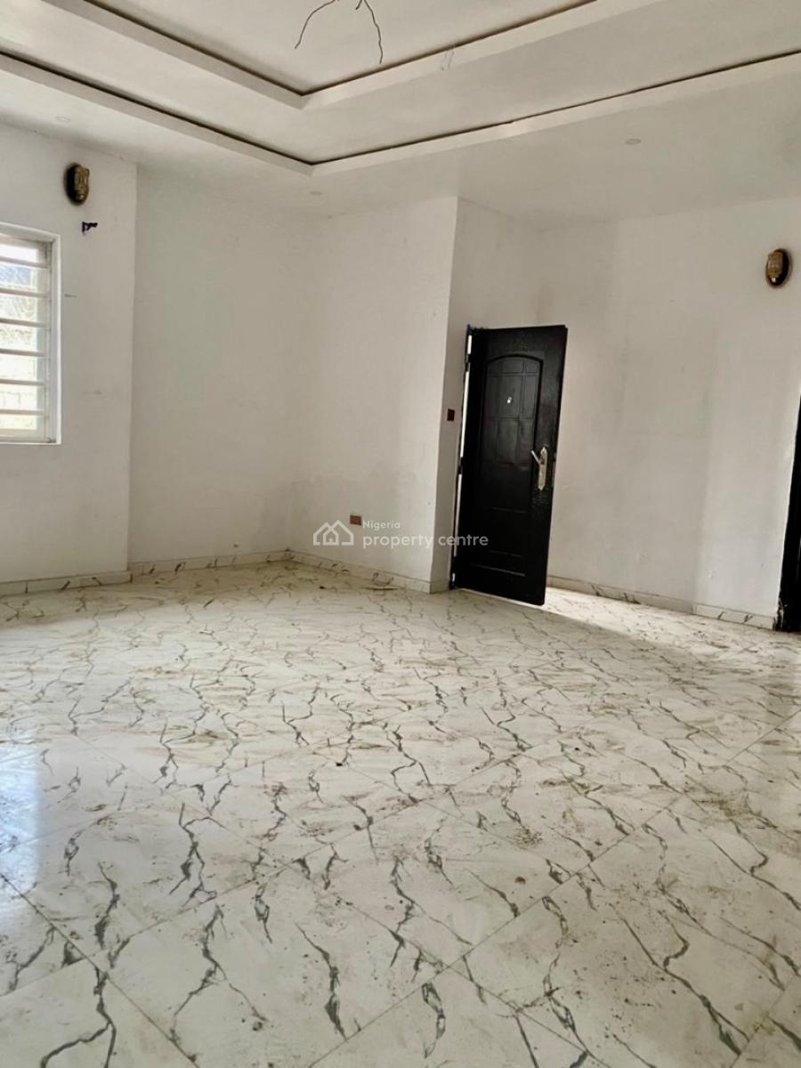 Luxury Upstairs in Secured Environment, Olokonla, Ajah, Lagos, Flat / Apartment for Rent