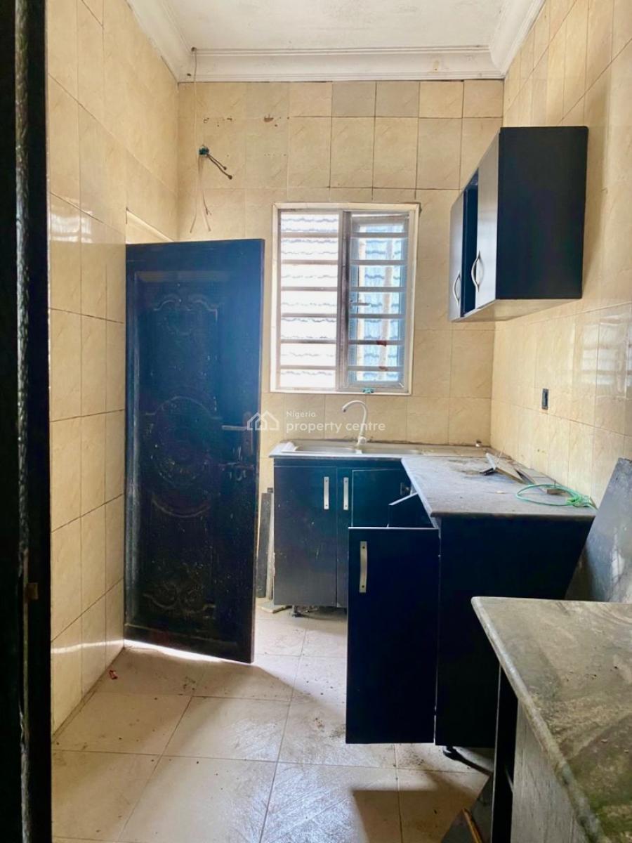 Luxury Upstairs in Secured Environment, Olokonla, Ajah, Lagos, Flat / Apartment for Rent