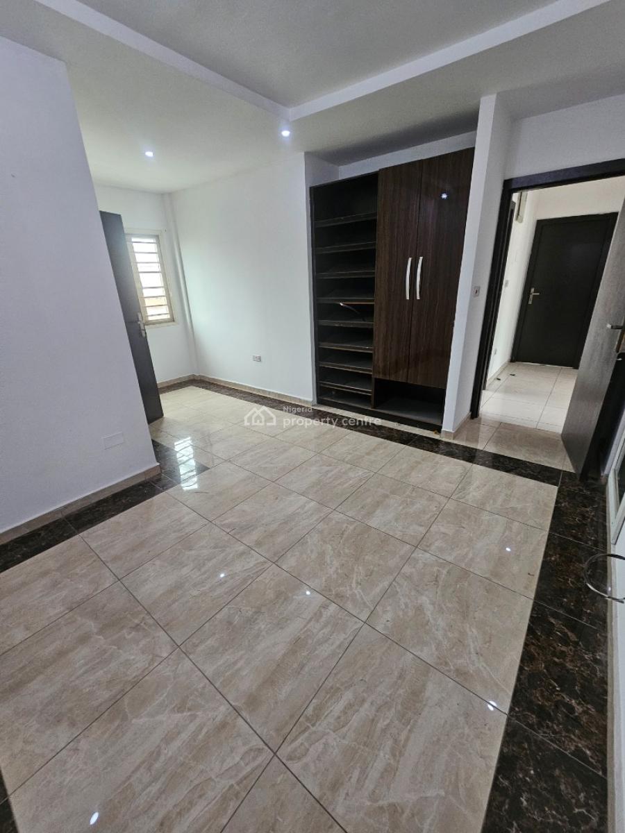 Spacious 2-bedroom Penthouse, Off Admiralty Road, Lekki Phase 1, Lekki, Lagos, Flat / Apartment for Rent