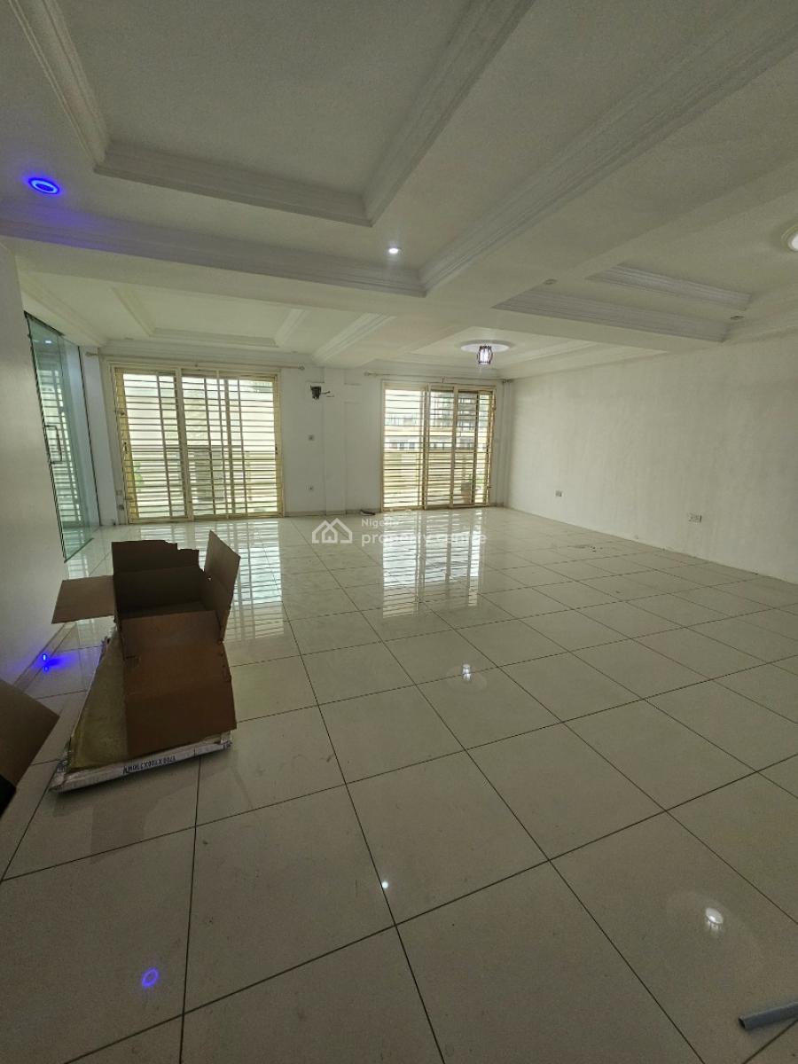 Spacious 2-bedroom Penthouse, Off Admiralty Road, Lekki Phase 1, Lekki, Lagos, Flat / Apartment for Rent
